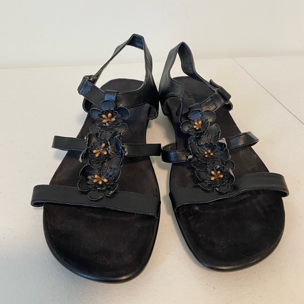 Easy Spirit women's hopscotchs black floral strap casual sandals shoes size 10